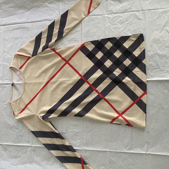 A short length burgundy styled dress - Picture 1 of 3